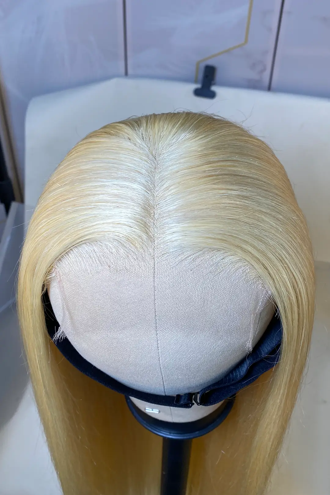 Blonde HD Lace Wig 5x5 Frontal Glueless Straight Hair - Image 2