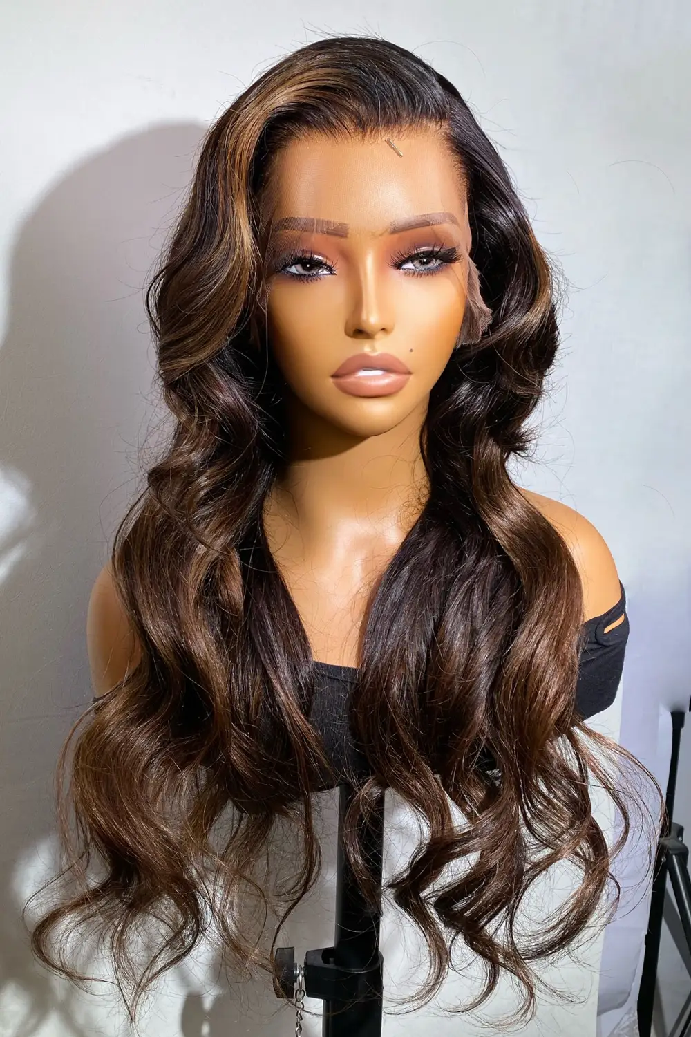 Designer Wigs-13*6 HD Glueless Brown Highlights Wave Wig - Image 2
