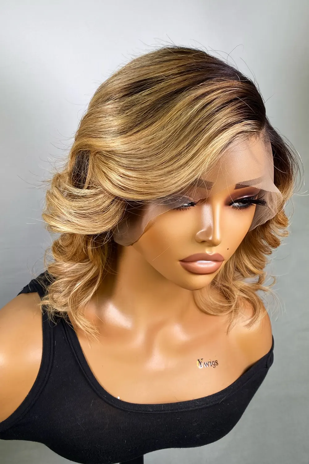 Designer Wigs-Blonde Ombre Body Waves 13x4 Light Brown C Part - Image 2