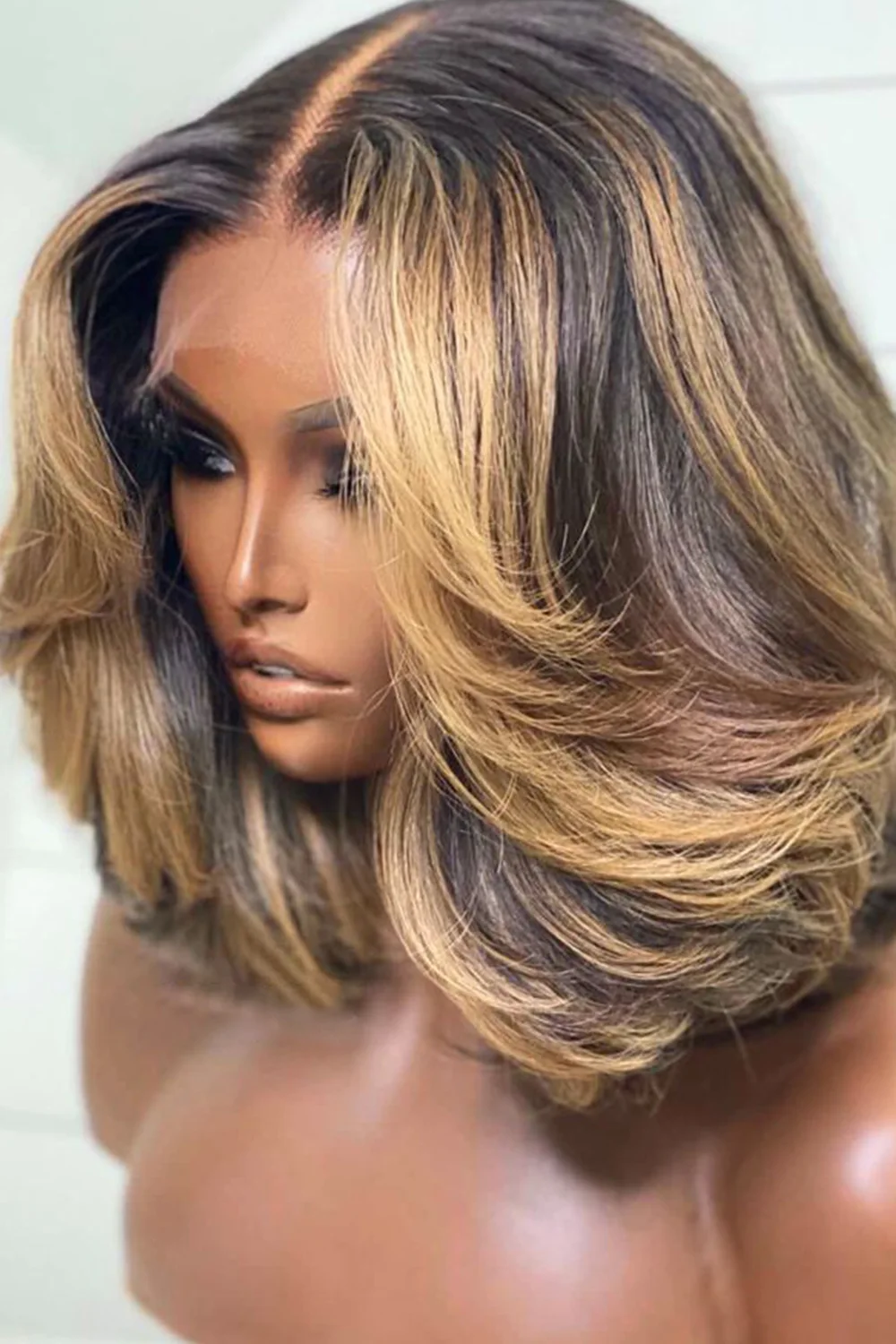 Honey Blonde Bob 13x6 Hd Glueless Shoulder Length Wavy Wig - Image 3