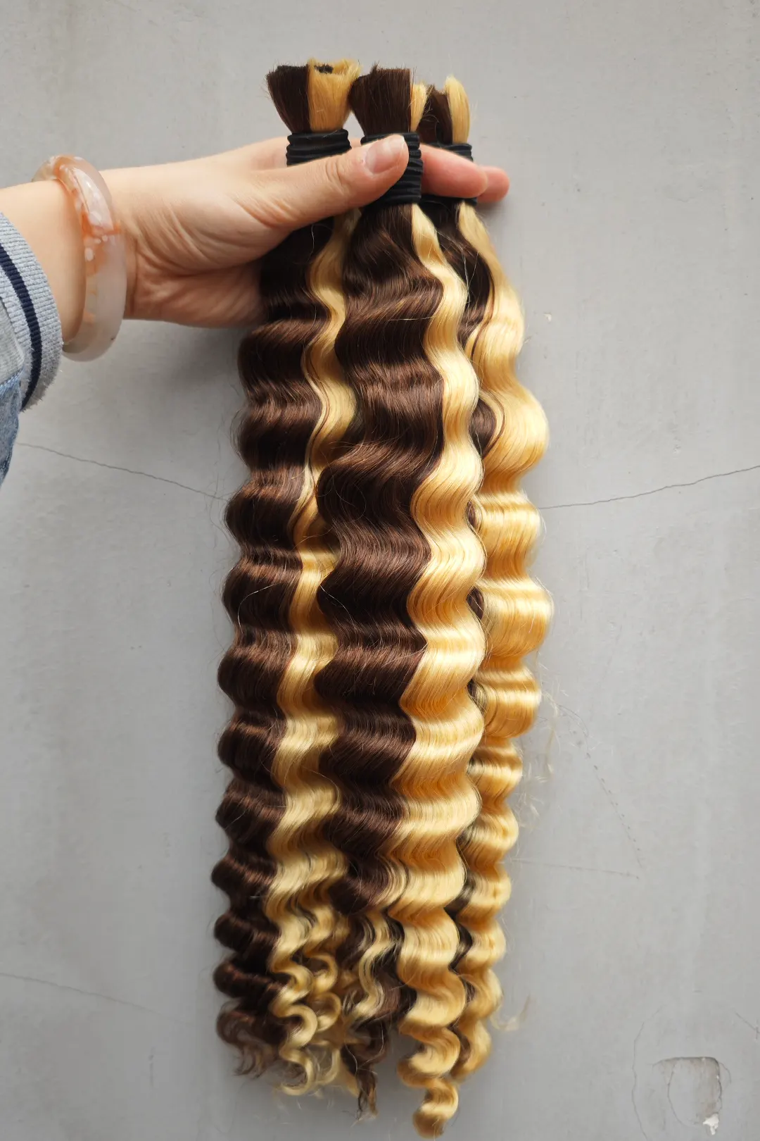 Piano Color #4/#613 Bulk Hair Deep Wave for Braiding BU34 - Image 2